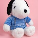 Snoopy polo sonríe