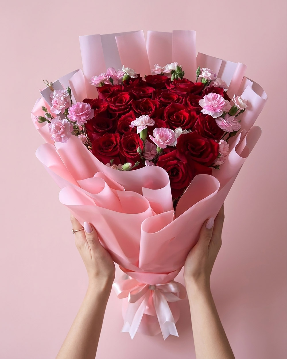 ramo-rosas-naturales-claveles-amor-tingo-maria-1 Rubí Blush - Imagen 1