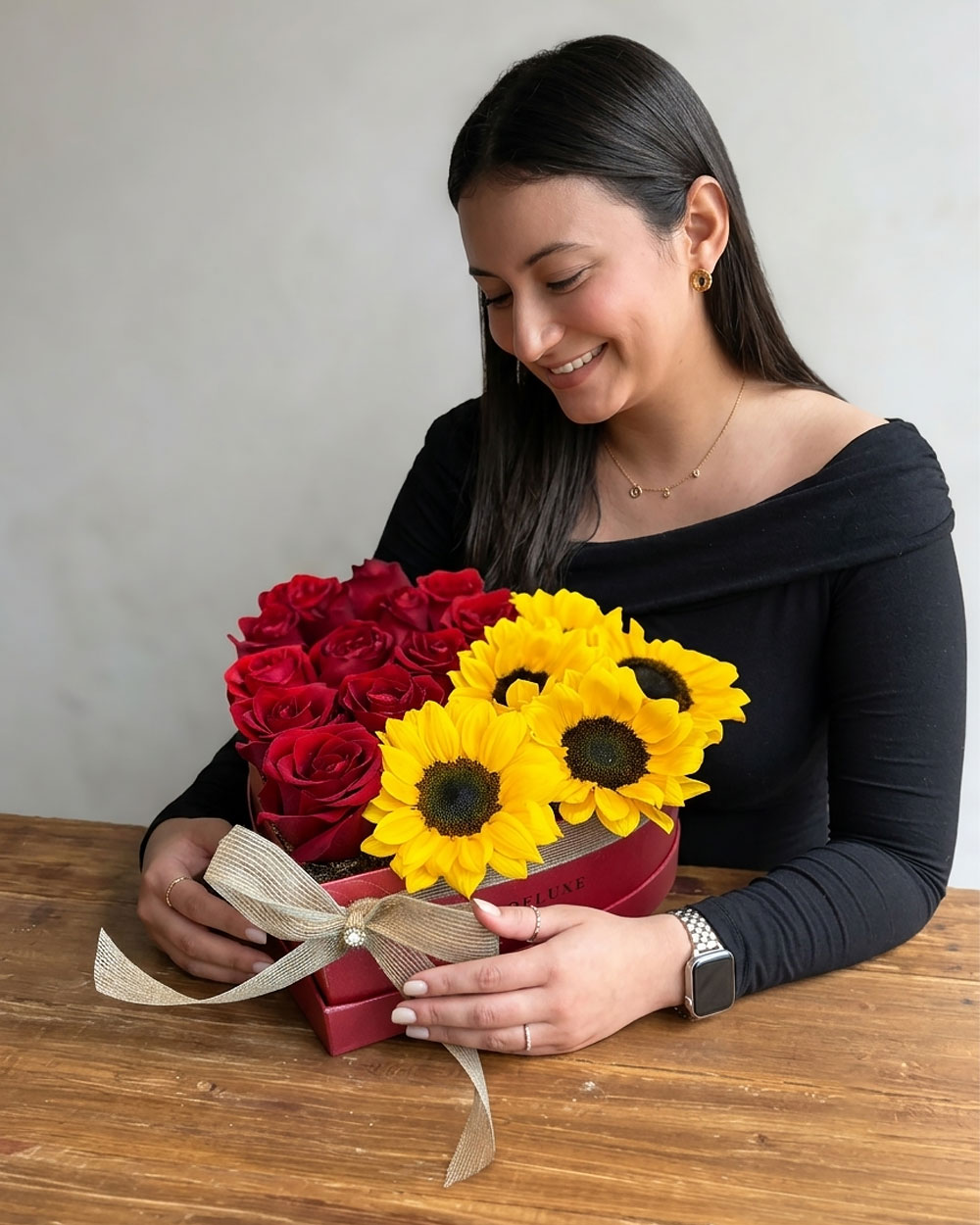 girasoles-rosas--arreglo-aniversario-amor-tingo-maria-2 Box Elena Corazón - Imagen 2